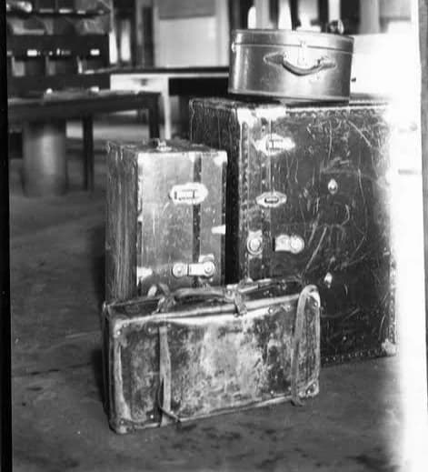 Los baúles y maletas recuperados como evidencia en la estación Union Station de Phoenix