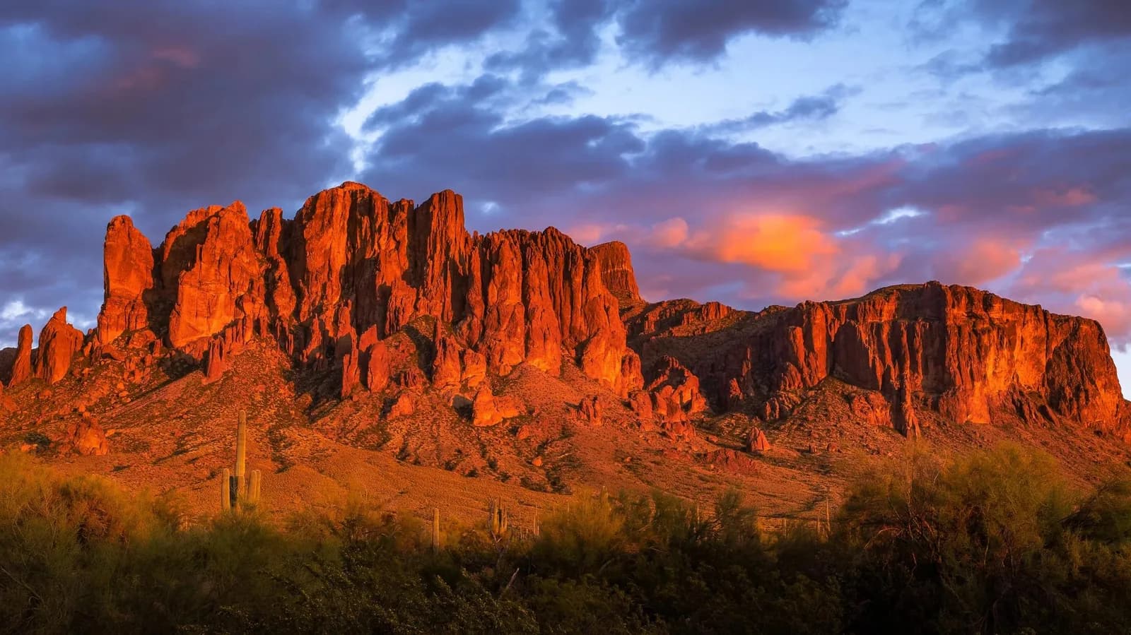 Why the Superstition Mountains Are Arizona's Bermuda Triangle: Lost Gold, UFOs & Legends